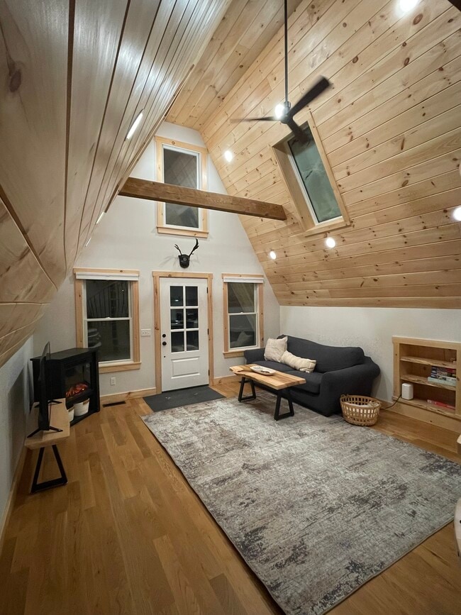 Photo - 250 Youngs Hill Rd