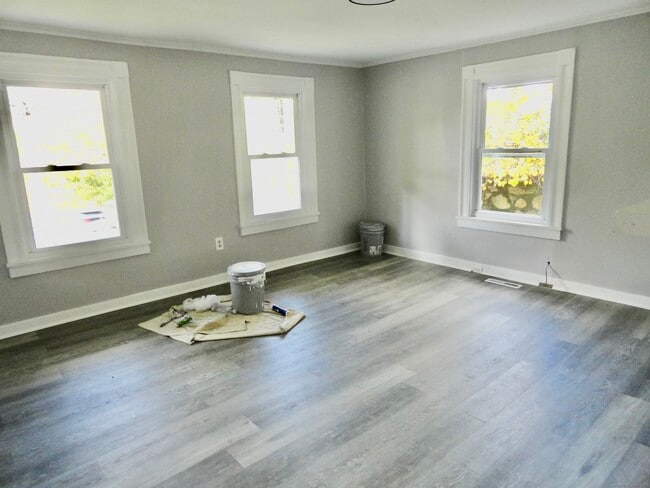 Photo - 830 Main St