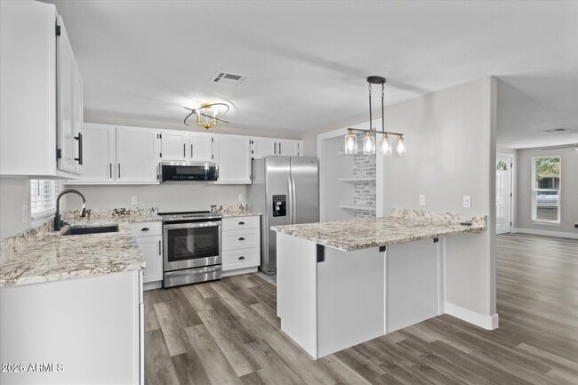 1604 W Colt Rd