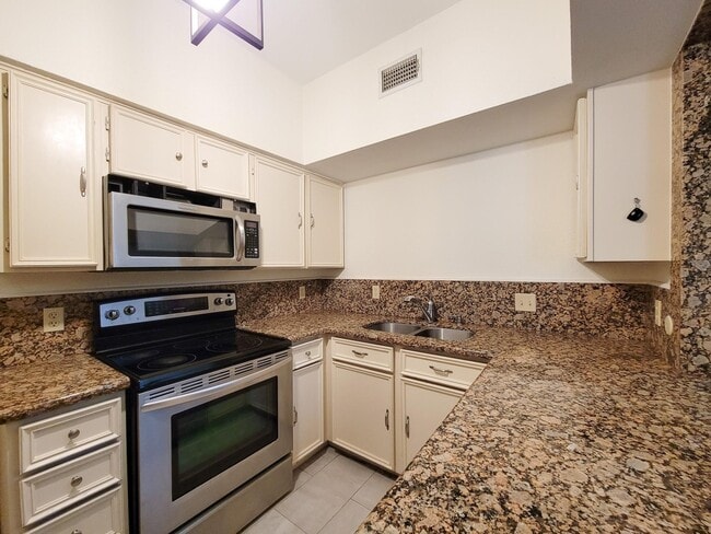 Photo - 10811 Richmond Ave Unit 47