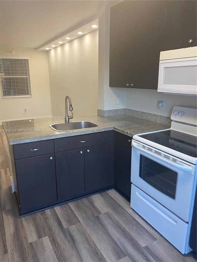 Photo - 2575 SW 27th Ave Unit 212