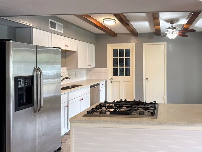 Photo - 3 Bedroom / 2 Bath / 2 Car Garage w/ a POOL!