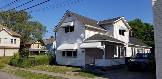 Photo - 3052 Sackett Ave Unit Back