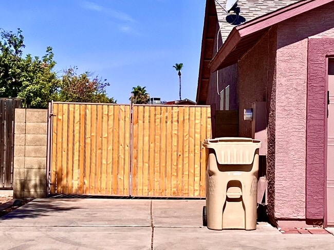 Photo - 6528 N 80th Ave