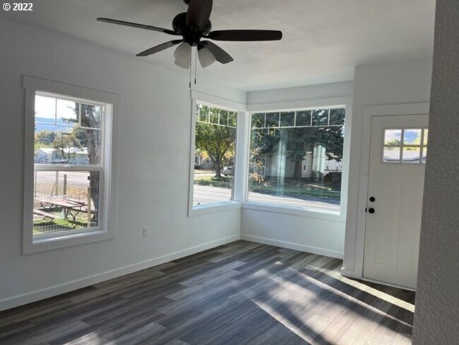 Photo - 2303 N Fir St