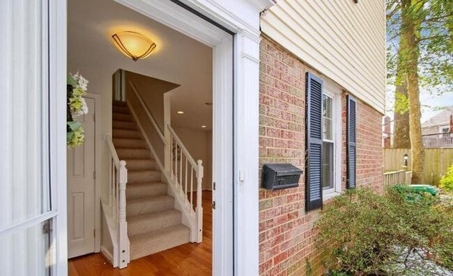 Photo - 2 Prairie Rose Ct