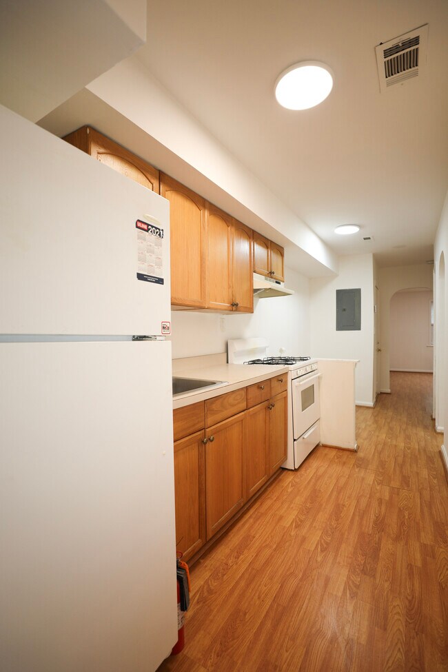 Photo - 1305 Orren St NE
