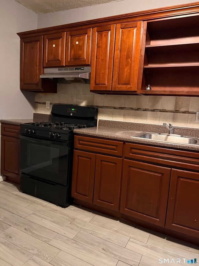 Building Photo - 50 York St