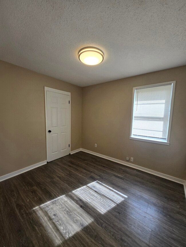 Photo - 519 N 5th St