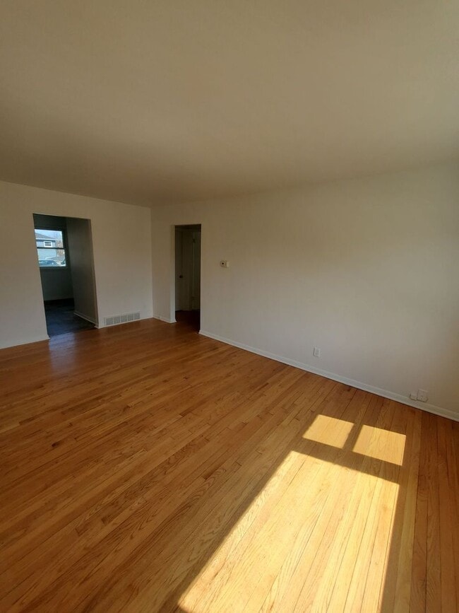 Photo - 520 Lakeview Ave Unit 2