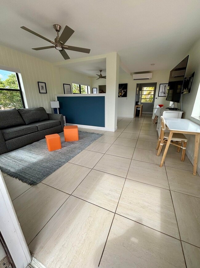 Photo - 381 SE 20th Ave Unit 5