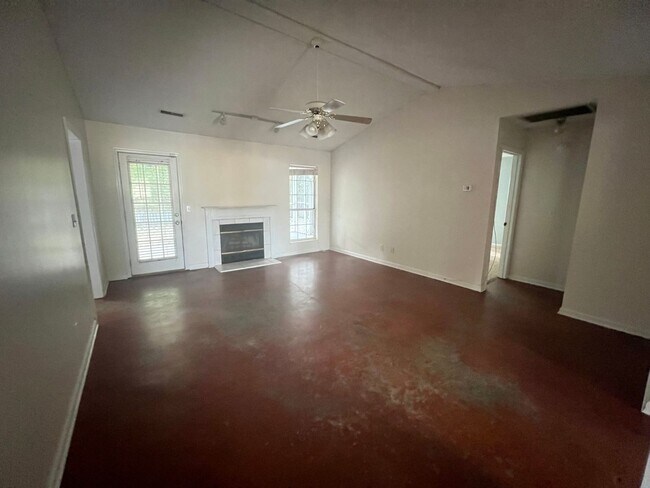 Photo - 3 Bedroom 2 Bath House in Hemmingwood - West Ashley