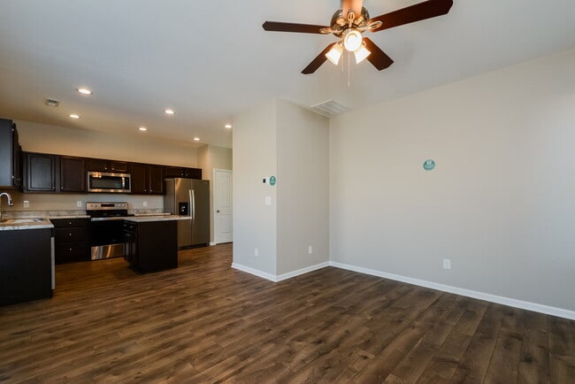 Photo - 138 Sunfish St