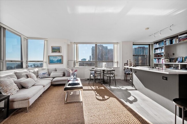 Photo - 5701 N Sheridan Rd Unit 9U