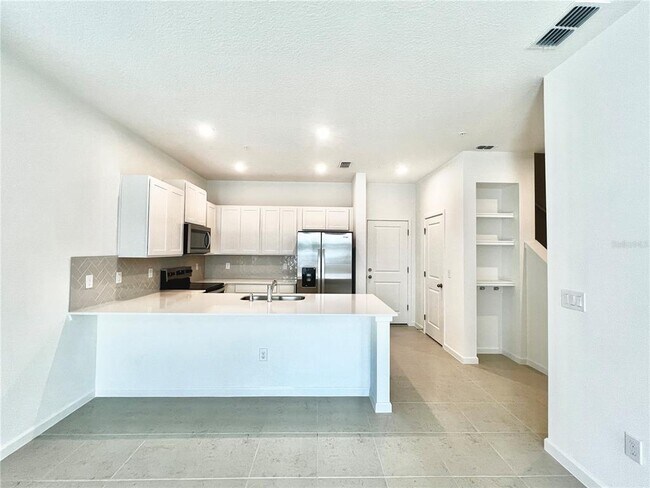 2792 Camellia Flower St