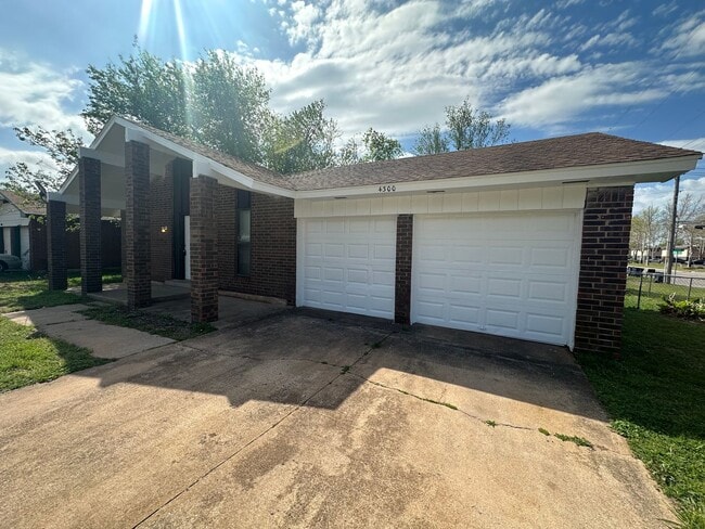 Photo - 3 bed, 1 1/2 bath, 2 car garage
