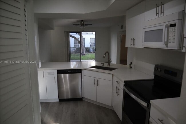 Photo - 721 SW 148th Ave Unit 3