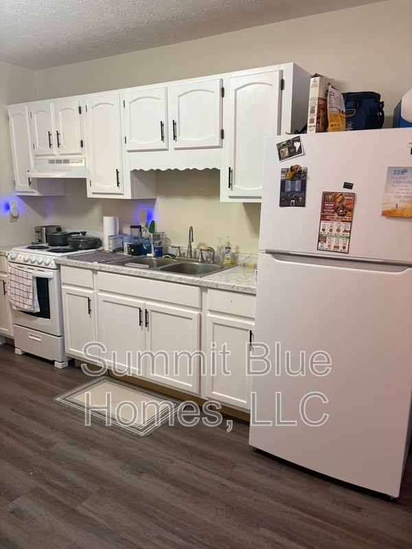 Building Photo - 3953 Kent St Unit 3 Rental