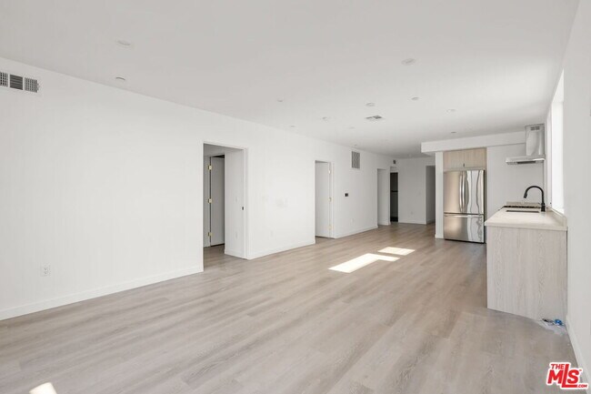 Photo - 3755 S Canfield Ave Unidad 302