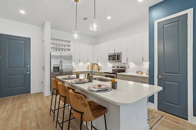 Kitchen - Brea Lakewood Ranch Apartments