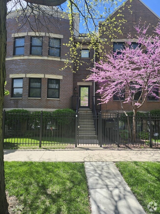 Building Photo - 4150 S Drexel Blvd Rental