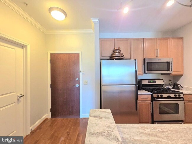 Building Photo - 11770 Sunrise Valley Dr Unit 318