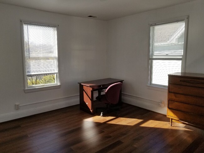 Photo - 221 Beechurst Ave Unit #3