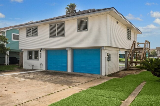 Photo - 1079 Redfish St