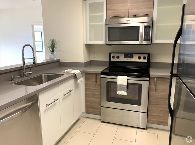 Building Photo - 988 Franklin St Unit 703 Rental