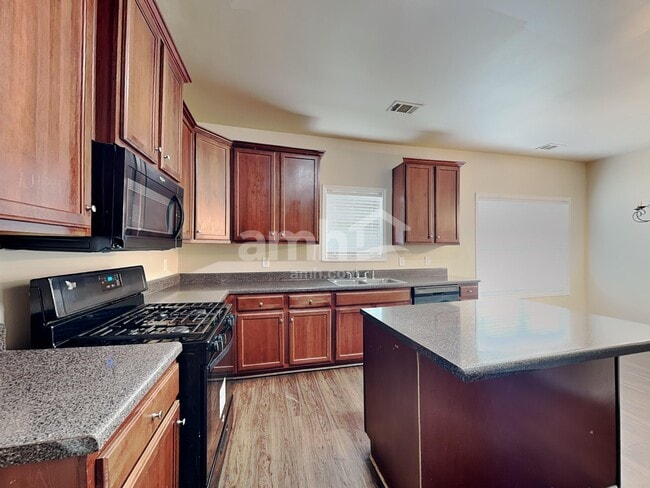Photo - 148 Crescent Woode Dr