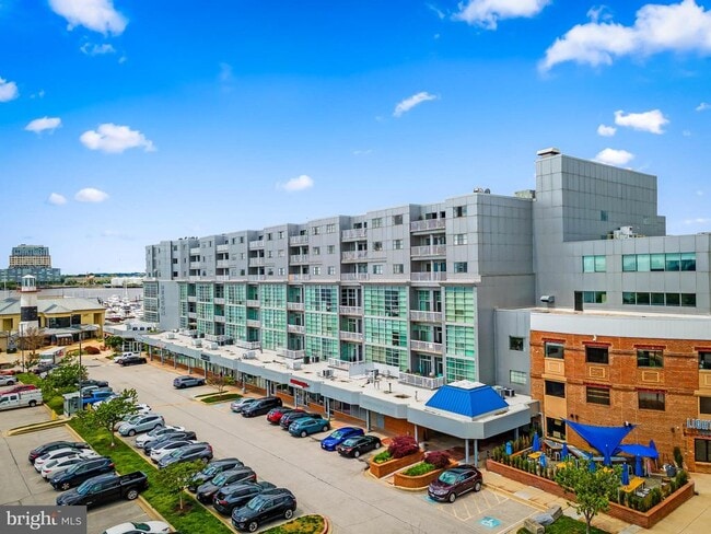 Building Photo - 2772 Lighthouse Point E Unit 211