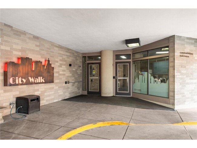 66 9th St E Unit 1305