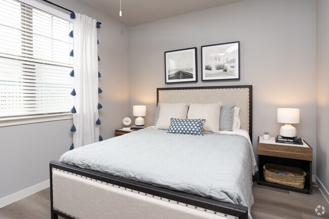 3BR, 2BA - 1208SF