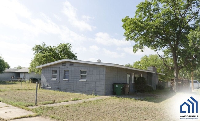Building Photo - Affordable 3 bedroom 1 bath house COMING SOON!