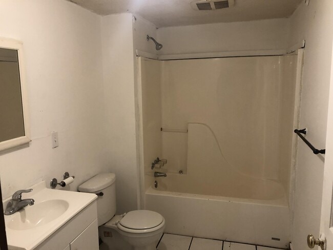 Photo - 345 Walnut St