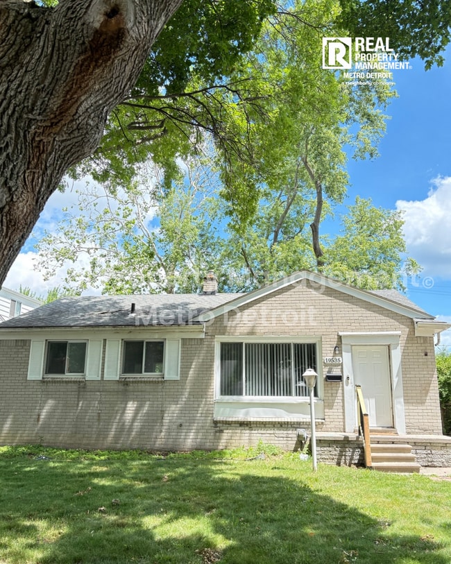 Building Photo - HARPER WOODS GEM