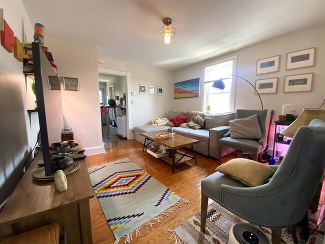 Photo - 11 Prescott St Apartments Unit 3