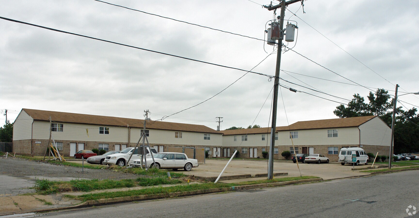 Bayview Plaza Apartments - Bayview Plaza Apartments