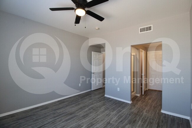 Photo - 6770 N 47th Ave