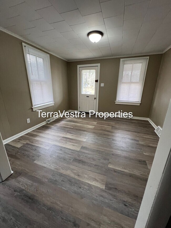 Photo - Great 3 Bed with a bonus room in Salem! Eligible for $500 Security Deposit.