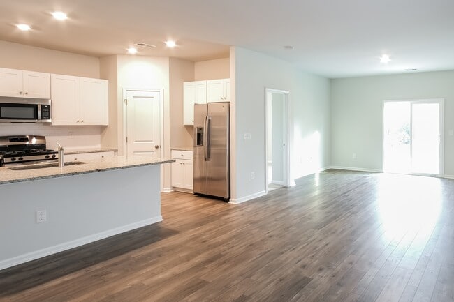 Photo - 120 S Reindeer Rd