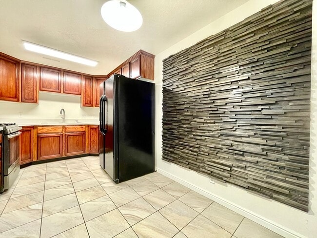 Photo - Prime Orem Living — Roomy 3-Bed, 2-Bath Condo