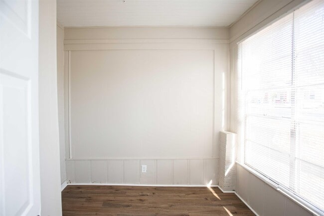 Photo - 4224 W 16th St