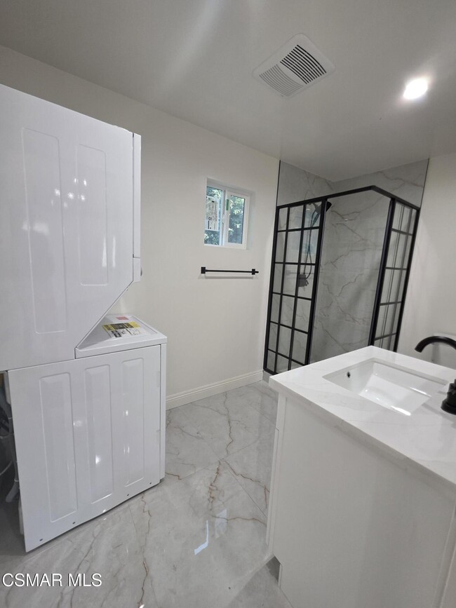 Photo - 22158 Eccles St
