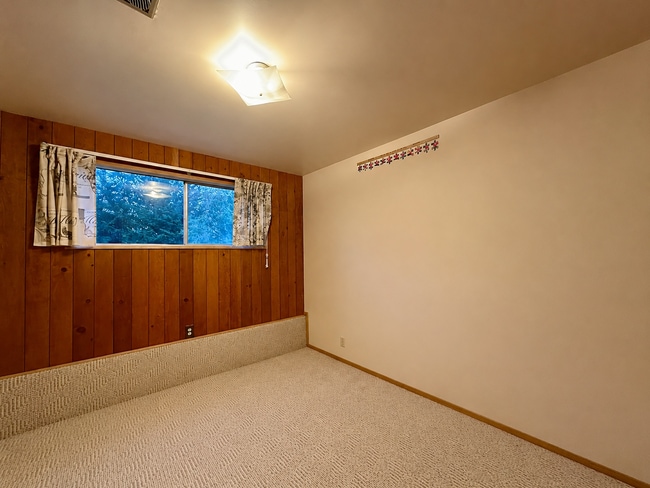 Photo - Spacious 5 Bed / 2 Bath Home for Rent in Renton, WA Minutes from The Landing!