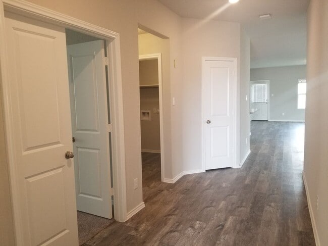 Photo - 8511 Cassia Cove