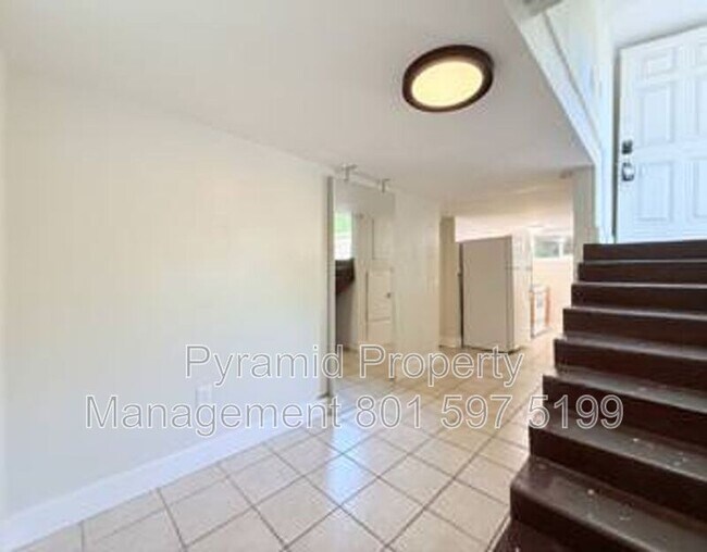 Photo - 652 E Roosevelt Ave