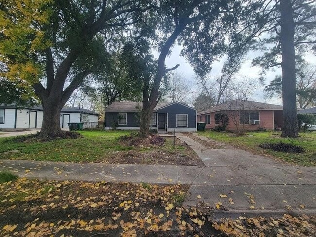 Photo - 5318 Chennault Rd