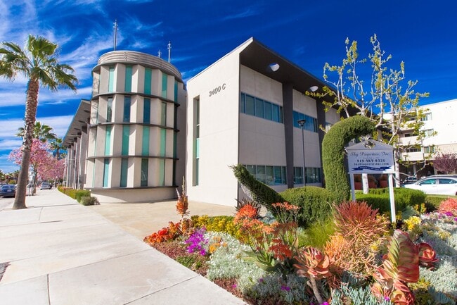 Building Photo - Cahuenga Place - 3400 Cahuenga Blvd West Rental