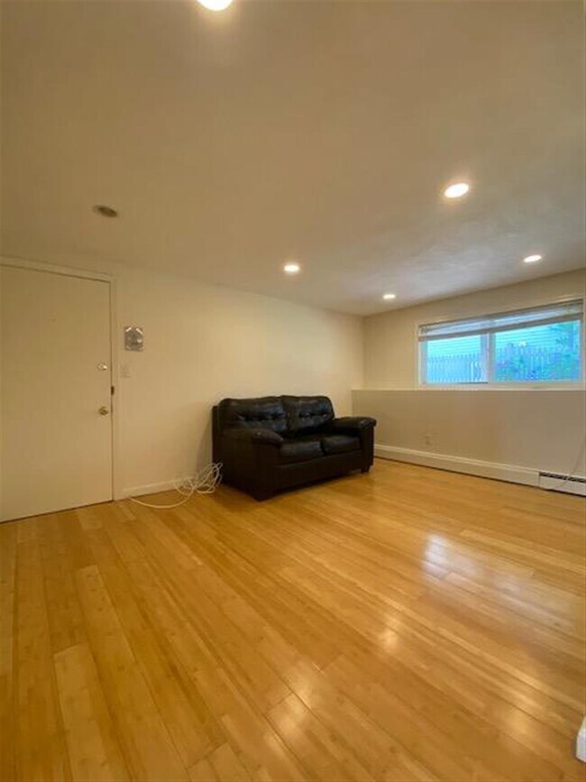 Photo - 126 Clifton St Unit 5